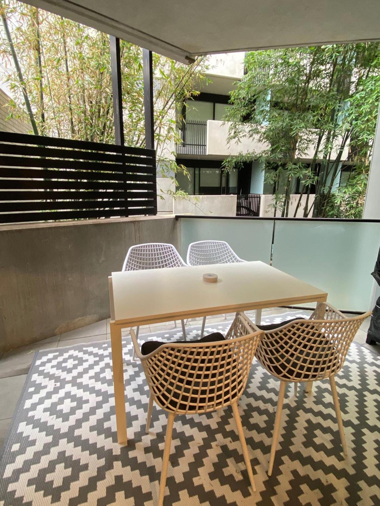 Modern Quiet 1 & 2 Bed Apt Opposite Albert Park Мельбурн Екстер'єр фото