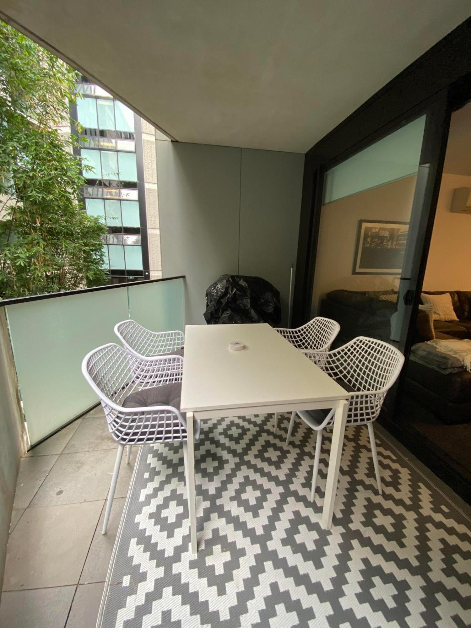 Modern Quiet 1 & 2 Bed Apt Opposite Albert Park Мельбурн Екстер'єр фото