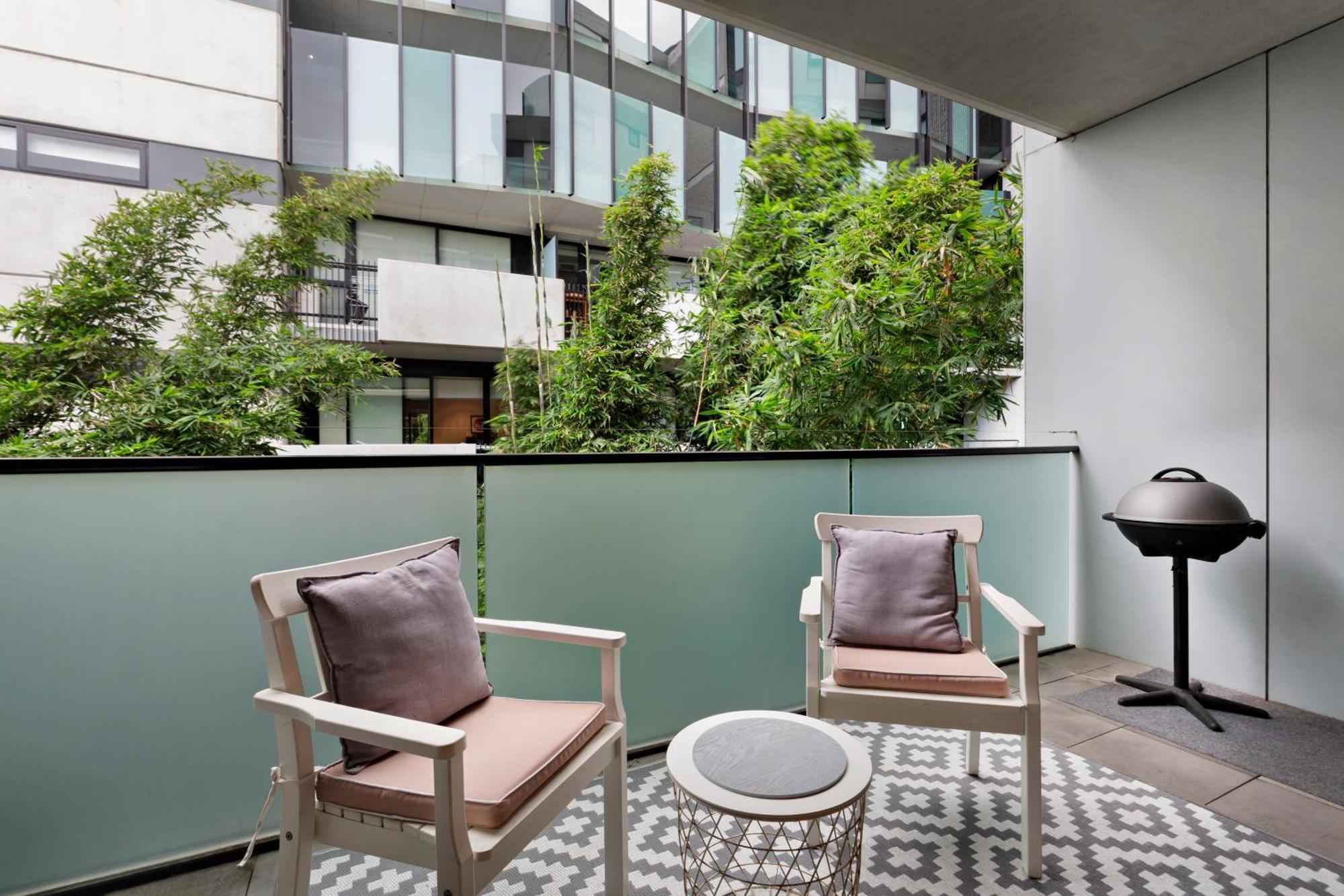 Modern Quiet 1 & 2 Bed Apt Opposite Albert Park Мельбурн Екстер'єр фото